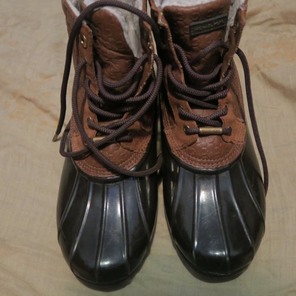 Michael Kors Easton MK Logo Leather Waterproof Rain Booties Ankle Boots Shoes 9 - Picture 2 of 10
